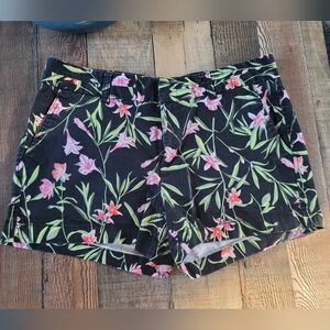 GAP Khaki Black Floral Women's Shorts, Women's 8